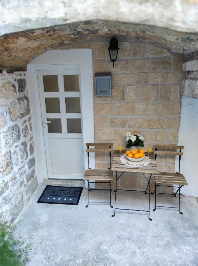 Stone House Lovric Apartment Kaštela Exterior foto