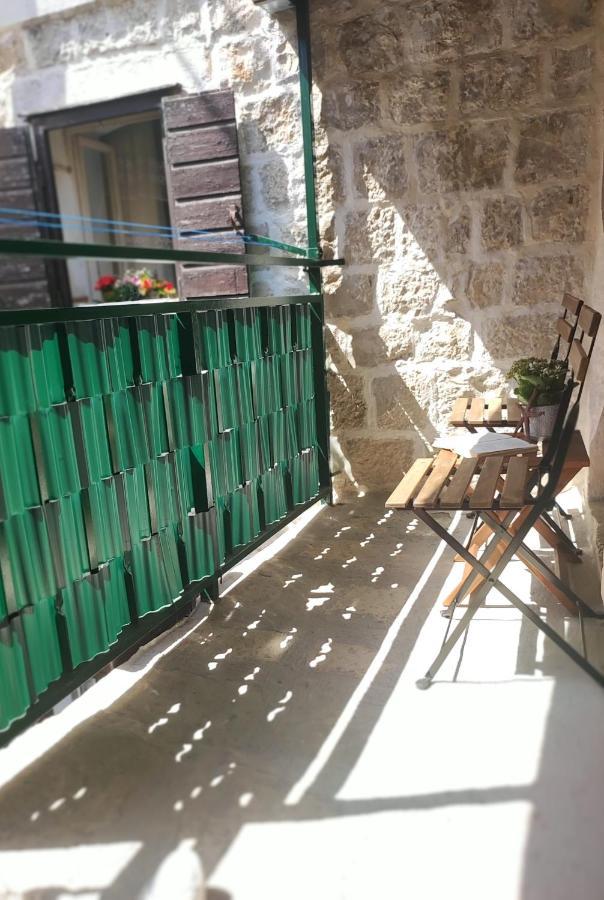 Stone House Lovric Apartment Kaštela Exterior foto