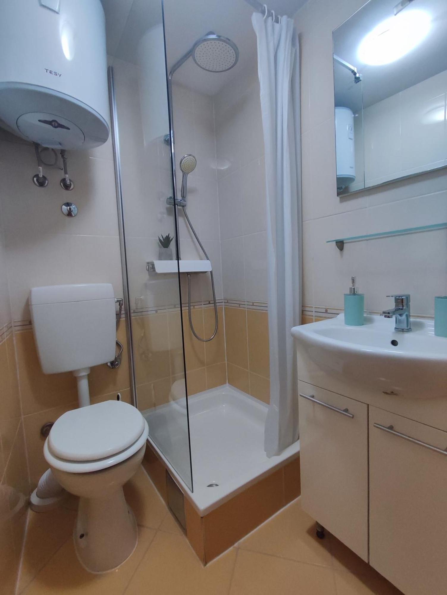 Stone House Lovric Apartment Kaštela Cameră foto